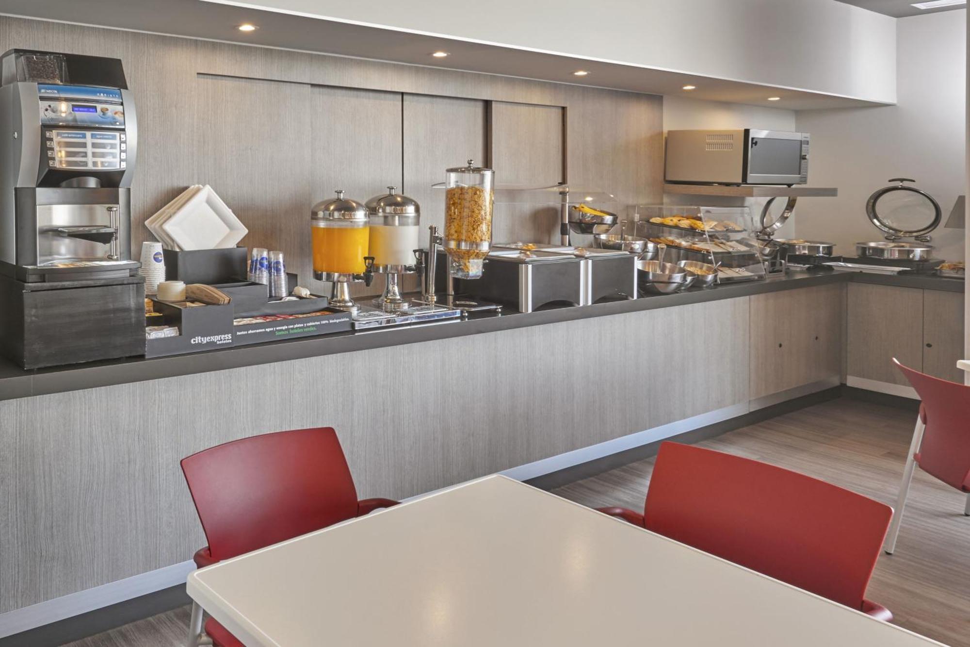 City Express Junior By Marriott Puebla Finsa מראה חיצוני תמונה