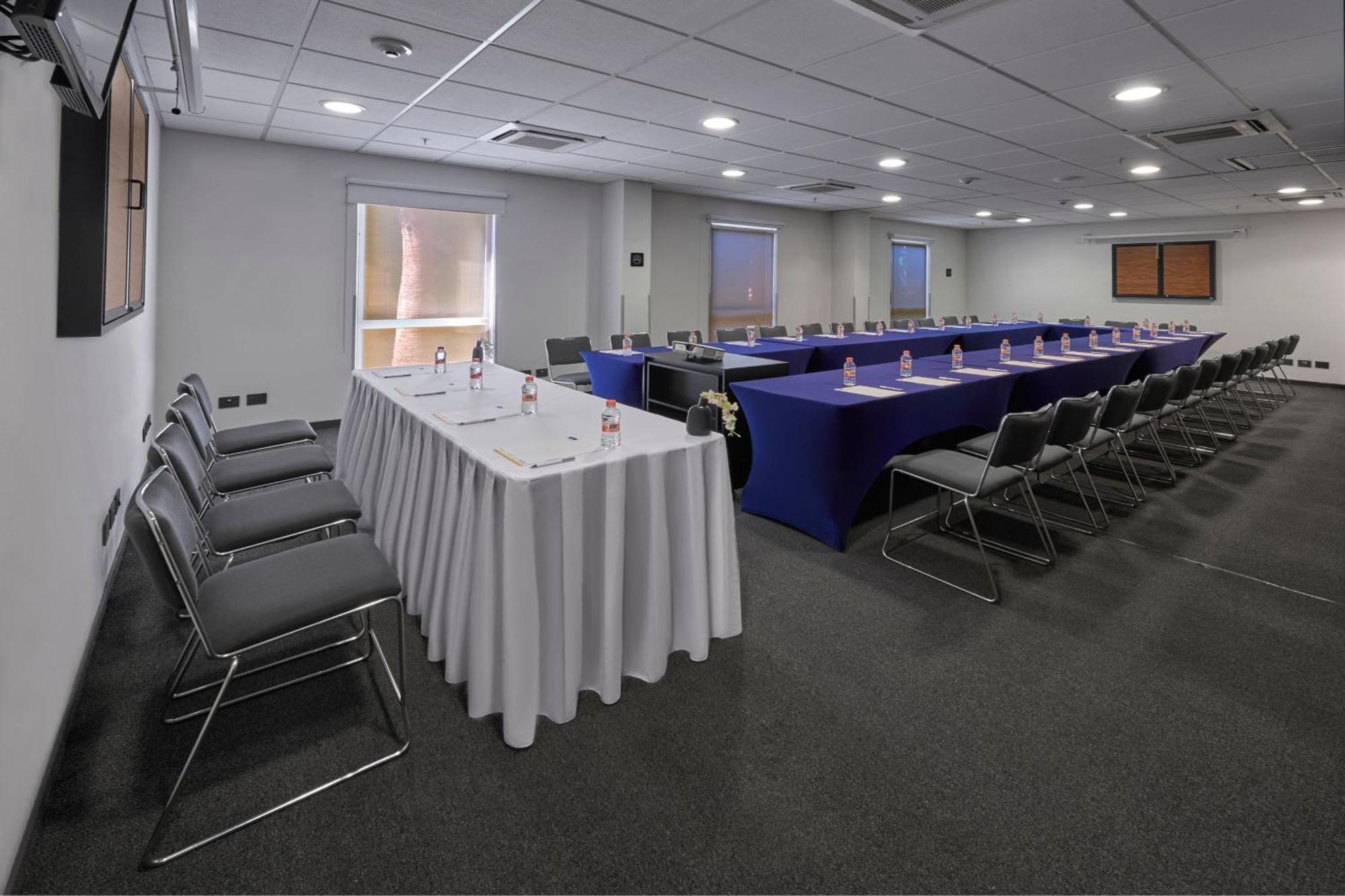 City Express Junior By Marriott Puebla Finsa מראה חיצוני תמונה