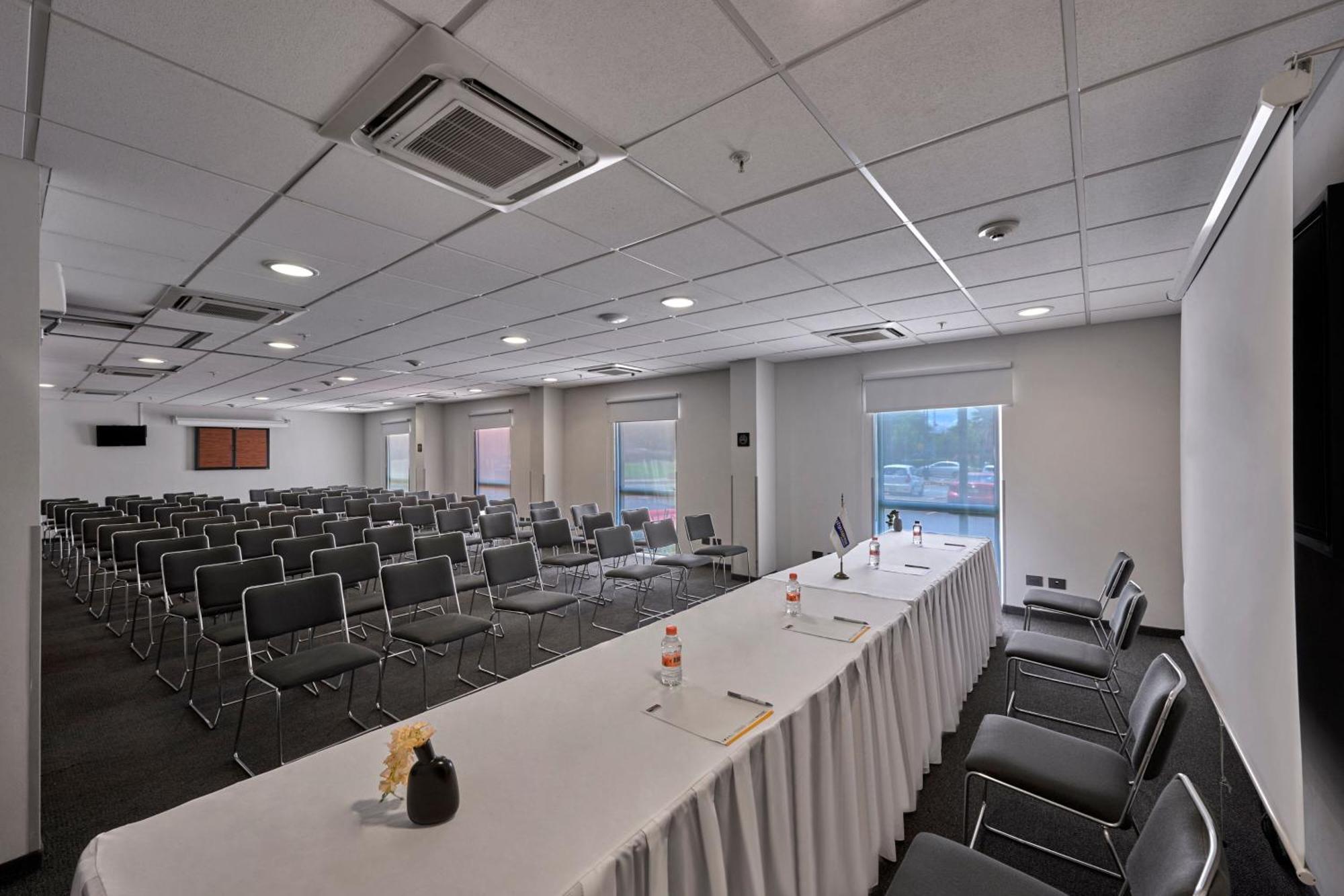 City Express Junior By Marriott Puebla Finsa מראה חיצוני תמונה