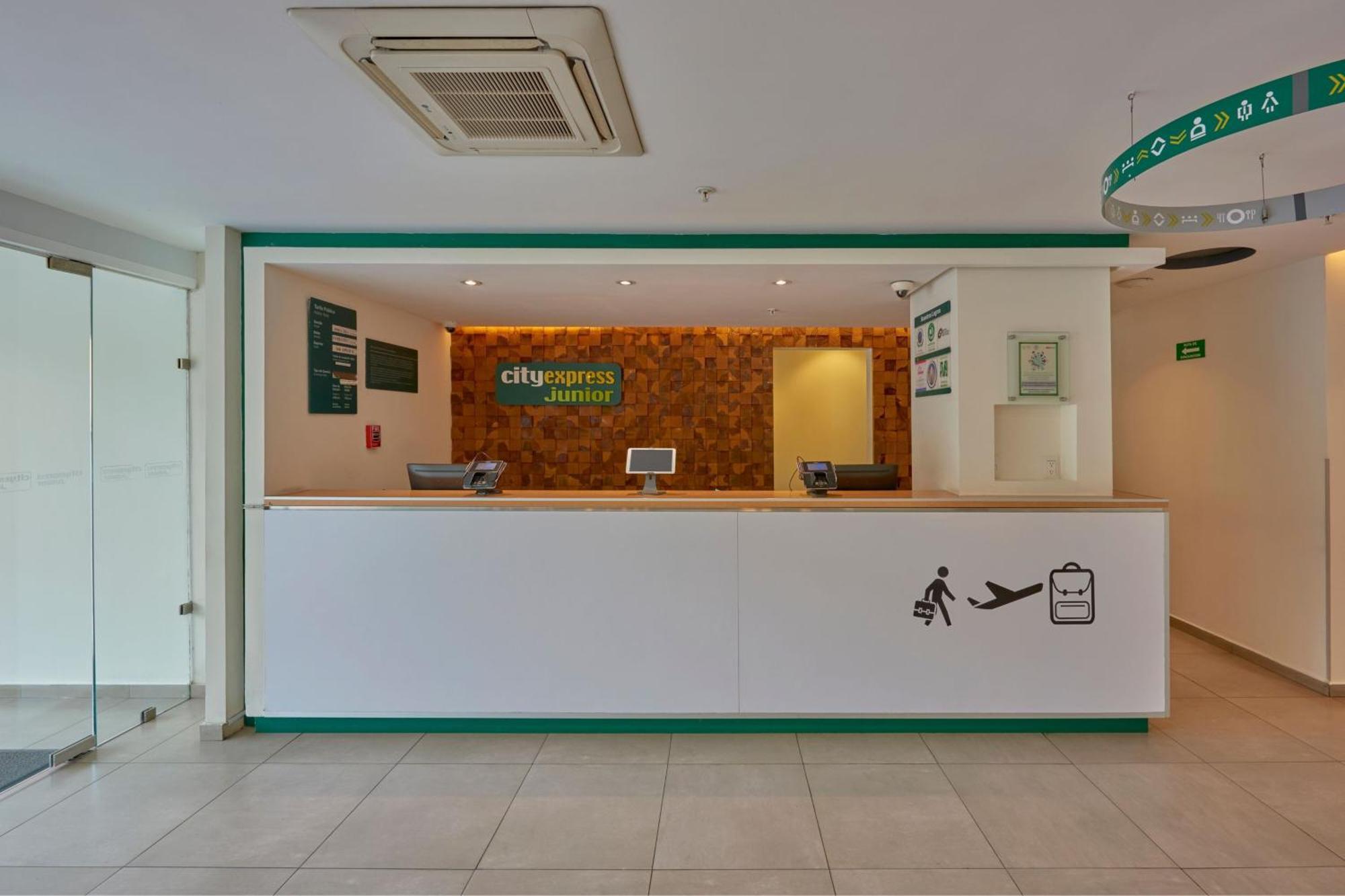 City Express Junior By Marriott Puebla Finsa מראה חיצוני תמונה